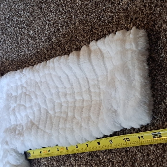 Calvin Klein Cropped Faux Fur Jacket Medium - Picture 8 of 11